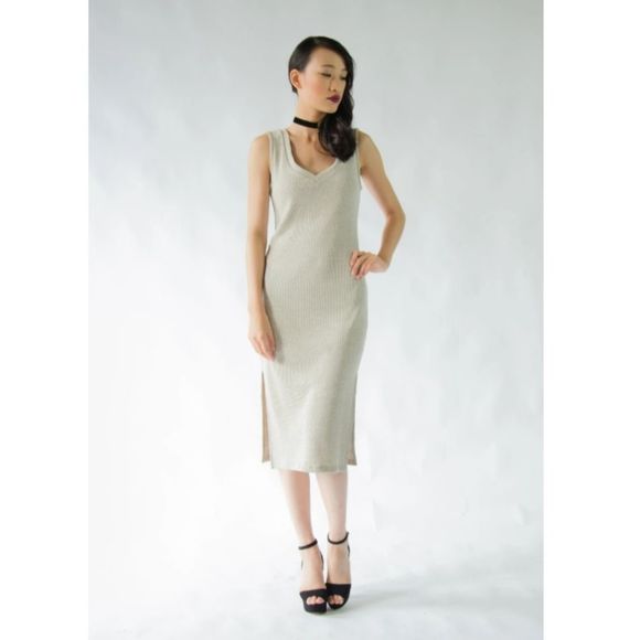 Solid Side Slit V-Neck Dress - Picture 2 of 7